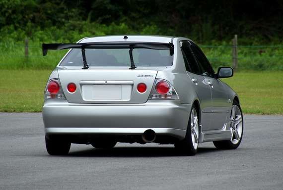 Toyota Altezza exterior - Rear Left Angled