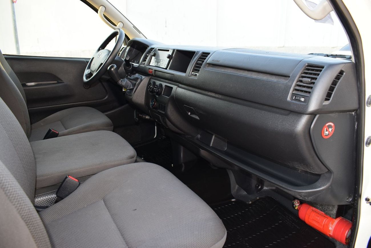 Toyota Hiace GLS - High Roof Toyota Hiace Highroof Van 2.7 ltr, model:2021. Excellent condition