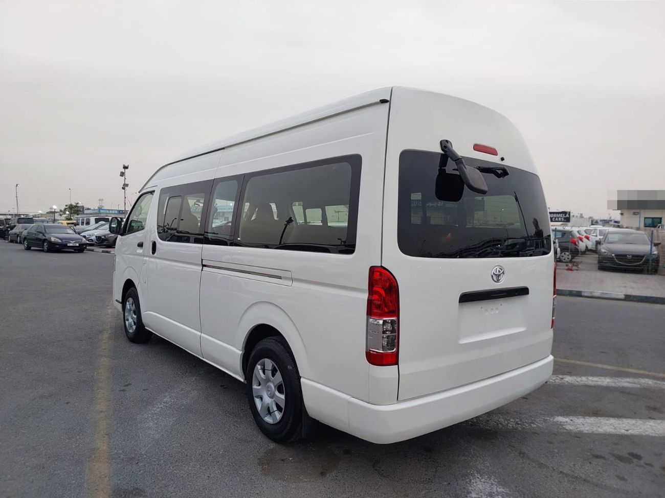 تويوتا هاياس (RAMADAN OFFER) TOYOTA HIACE COMMUTER VAN RHD 2016 MODEL 2.5 L DIESEL MANUAL(PM61244)