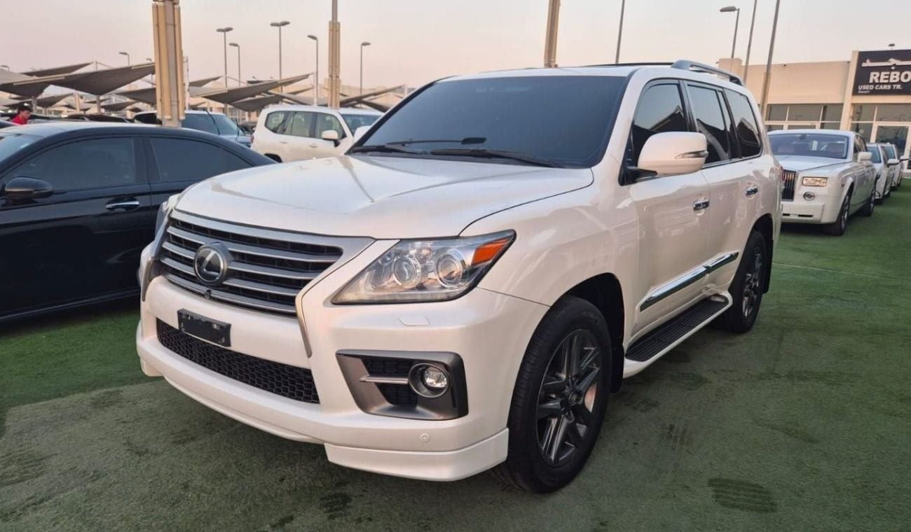 Lexus LX 570 2014 Lexus LX570 Sport Platinum (URJ201), 5dr SUV, 5.7L 8cyl Petrol, Automatic, All Wheel Drive. cle