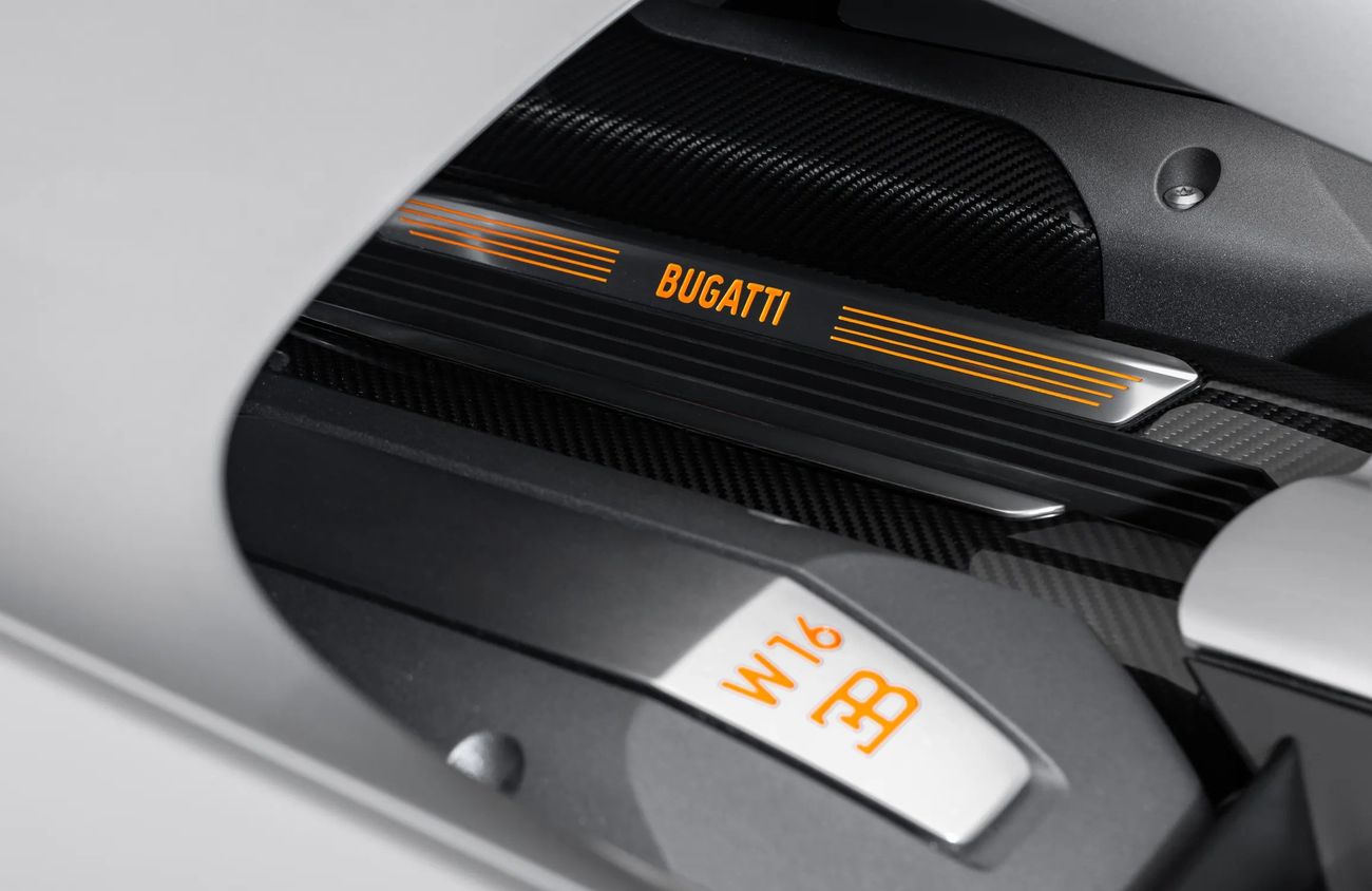 بوغاتي شيرون 8.0L W16 Quad-Turbo Engine | Warranty