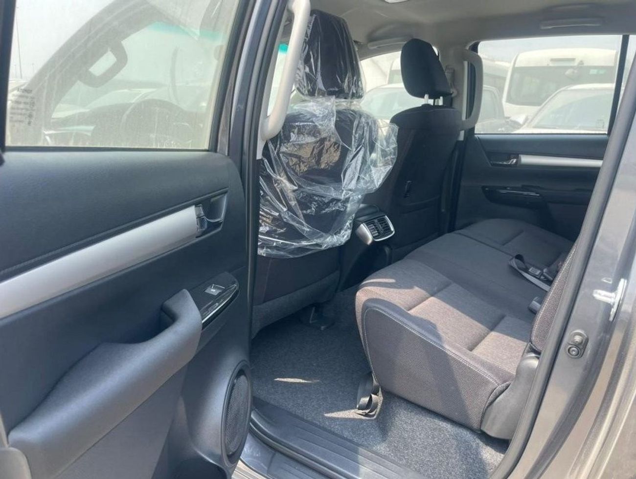 Toyota Hilux ECT0004 - Toyota Hilux DCab GLX - 2.4L Diesel Auto - Grey