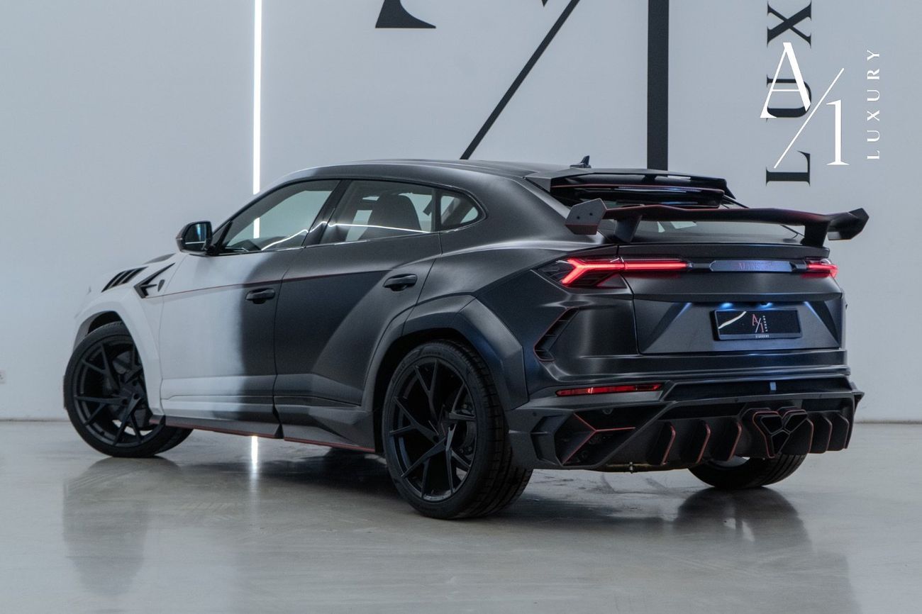 لامبورغيني اوروس 2022 Lamborghini Urus, Two-Tone, MANSORY Kit, Excellent Condition, CarbonFibre Package, GCC Spec