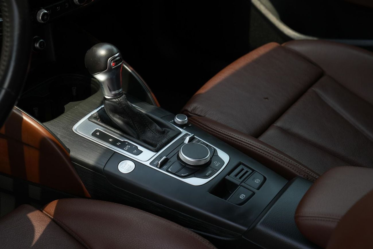 أودي A3 AMBITION 30 TFSI !!GCC SPECS!! WELL MAINTAINED