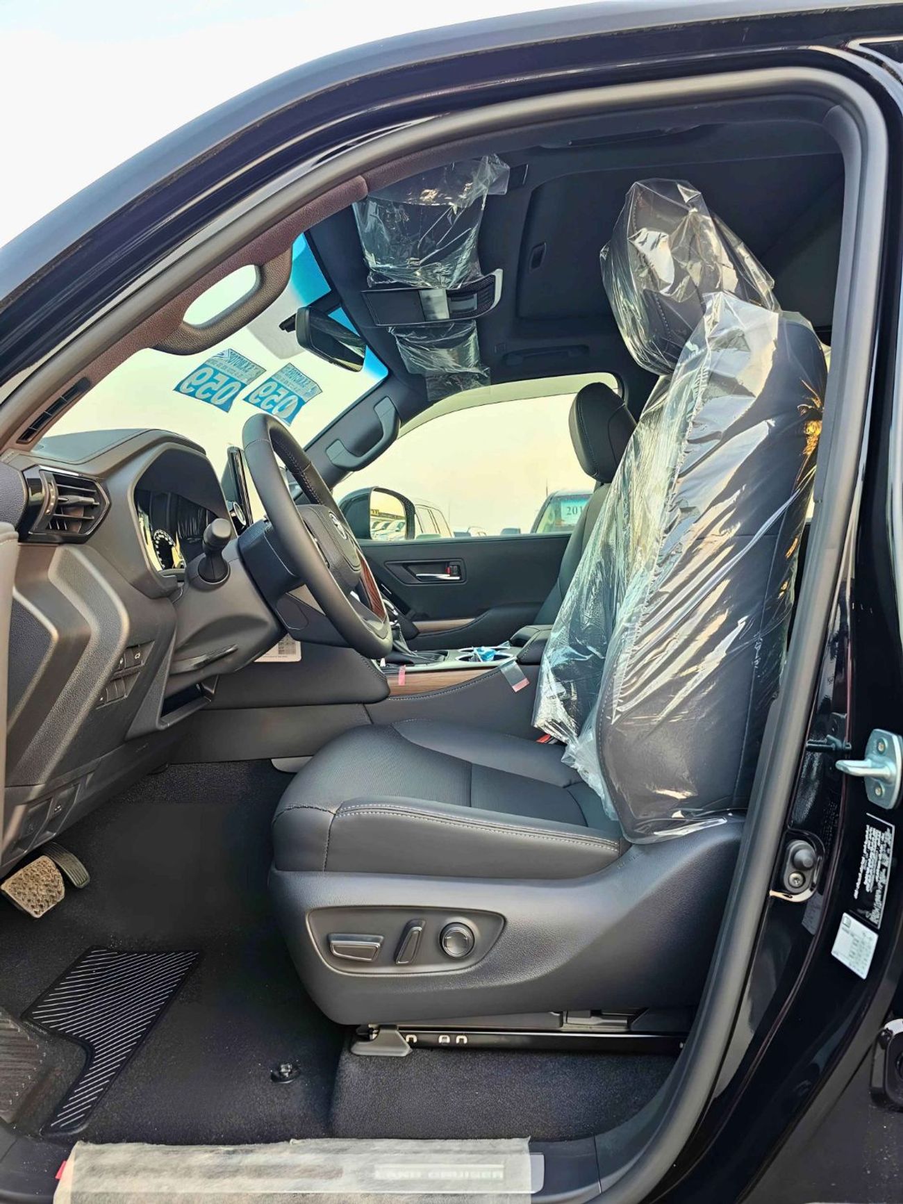 تويوتا لاند كروزر GXR 3.3L DIESEL TWIN TURBO / FULL OPTION / JBL SPEAKERS (CODE # GXR)