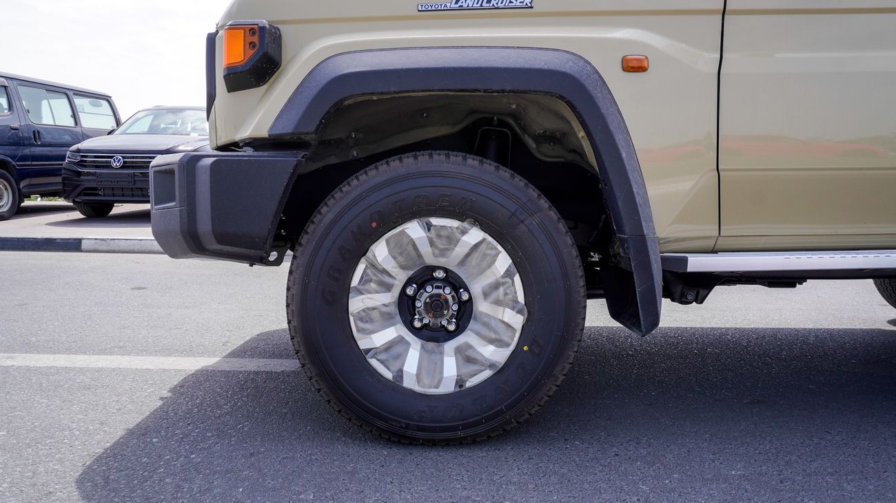 Toyota Land Cruiser 70 LX 2.8 L d