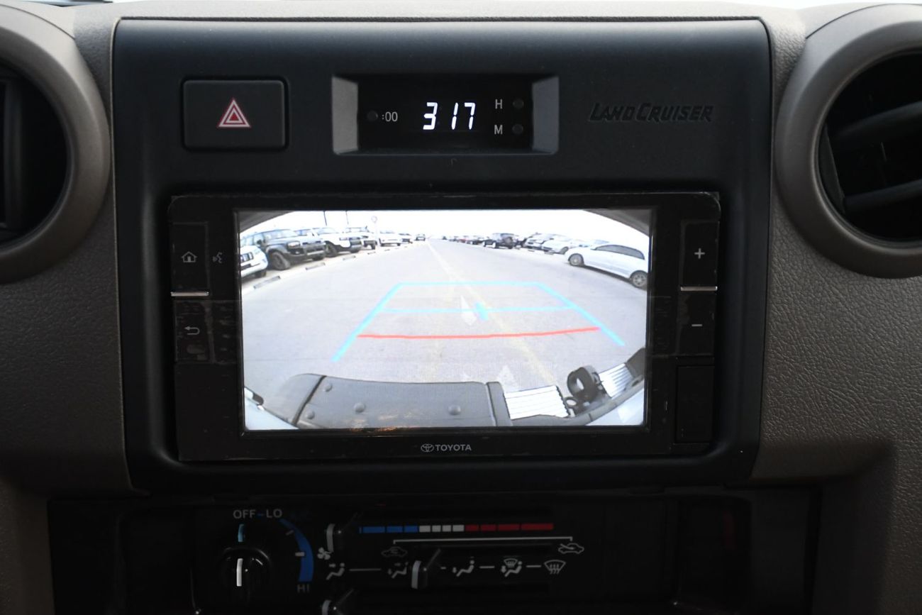 Toyota Land Cruiser 70 76 Series  2.8L Automatic Diesel  with diff lock ( LC Possible )