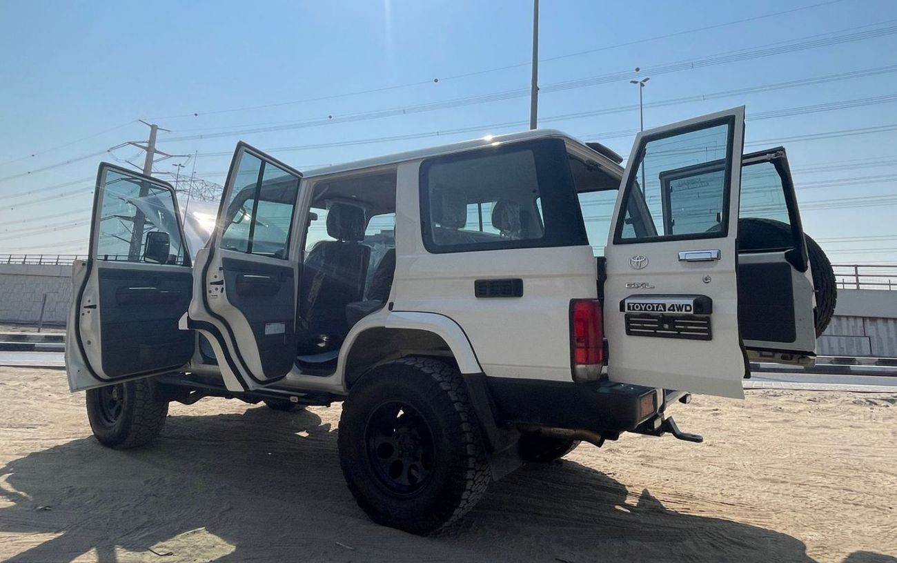 تويوتا لاند كروزر 5 Doors Hardtop ,Diesel 4500 CC ,Right Hand Drive ,Manual Transmission