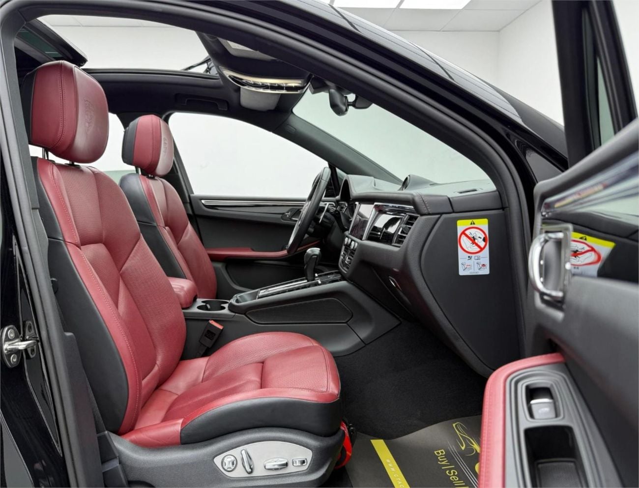 Porsche Macan STD 2023 Porsche Macan, Porsche Warranty+Full Service History, GCC
