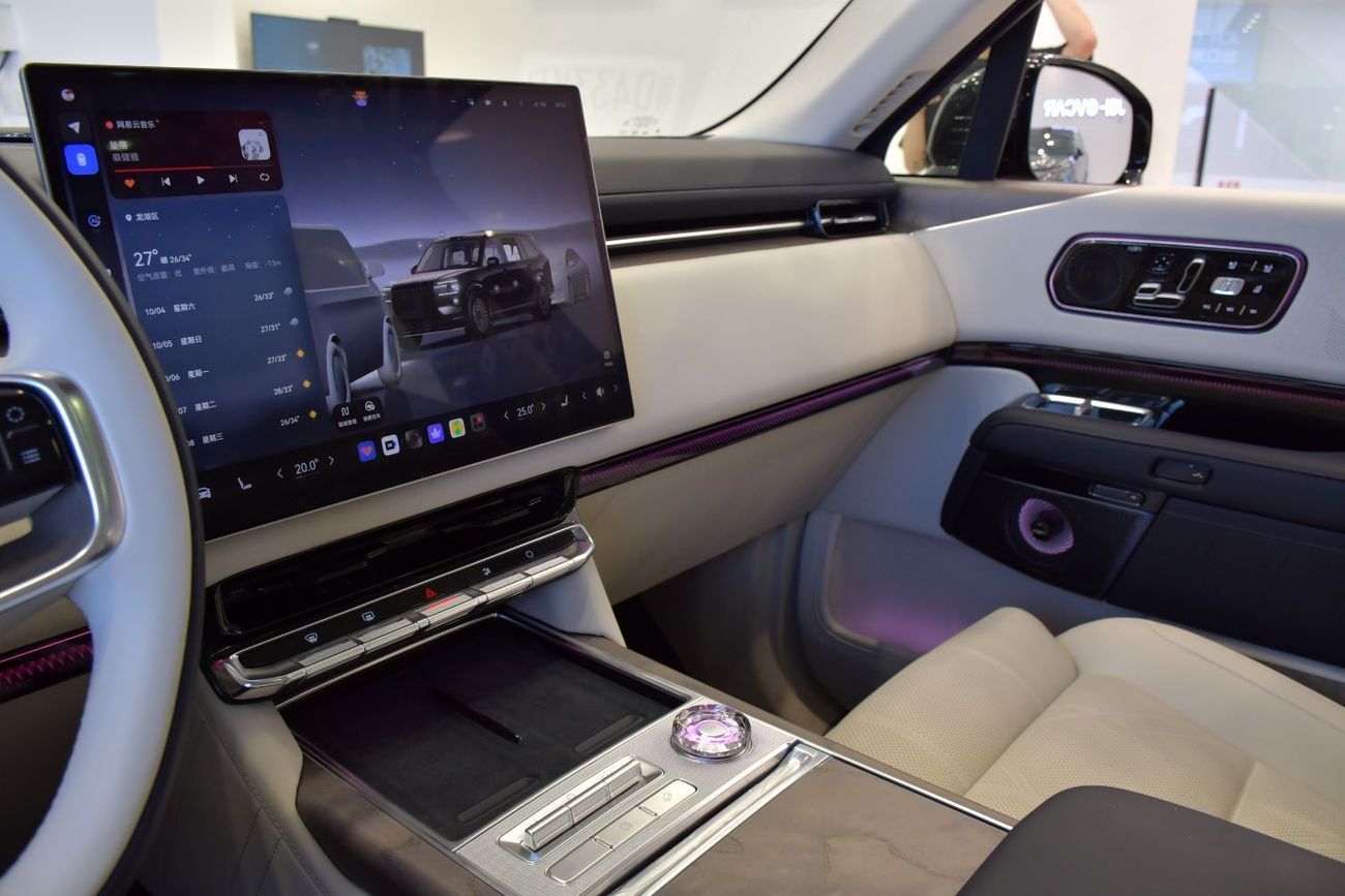 Zeekr 9X ultra 70kwh swivel seat