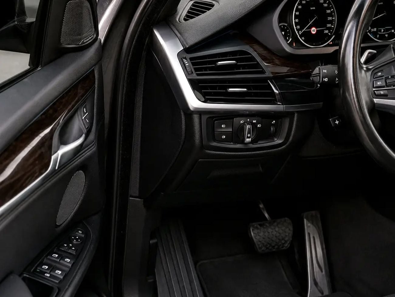 بي أم دبليو X5 1,338 P.M | xDrive35i Exclusive | GCC Specs | 3.0L V6