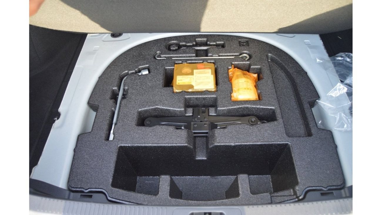 Toyota Camry Hybrid full option