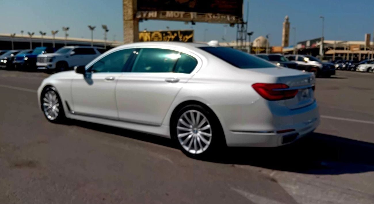 BMW 740i 
