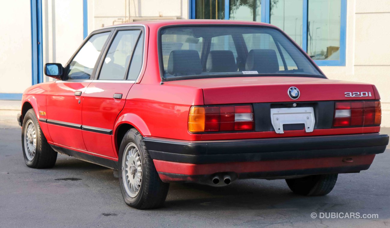 بي أم دبليو 320 i