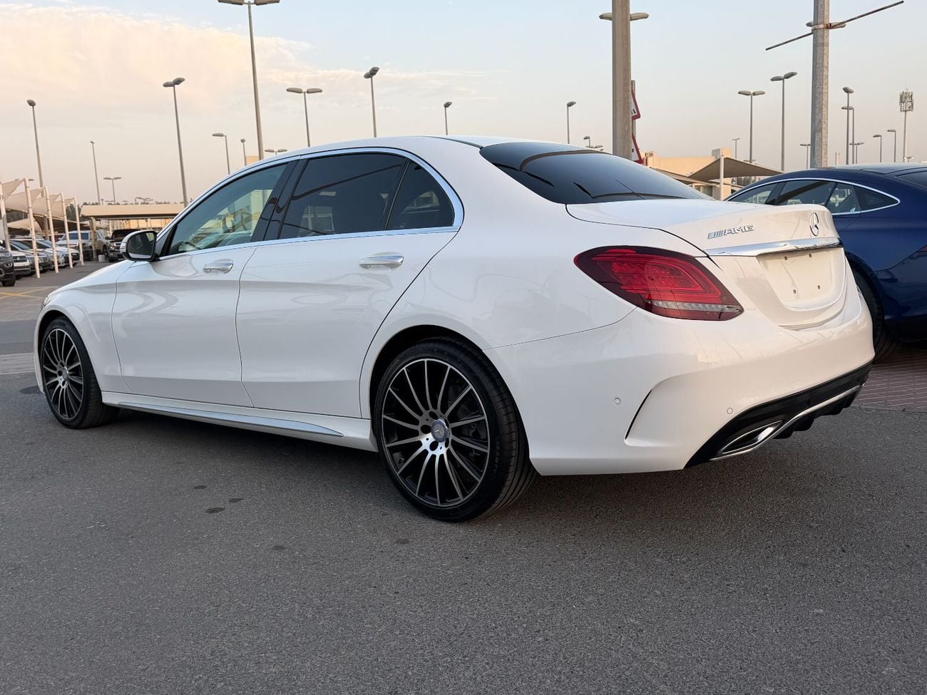 مرسيدس بنز C 300 Luxury 2.0L