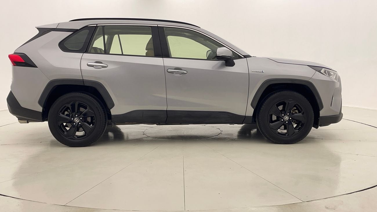 تويوتا راف ٤ VXR HEV 2.5 | بدون دفعة مقدمة | اختبار القيادة في المنزل