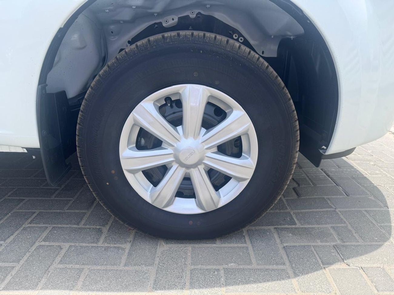 إيسوزو D ماكس