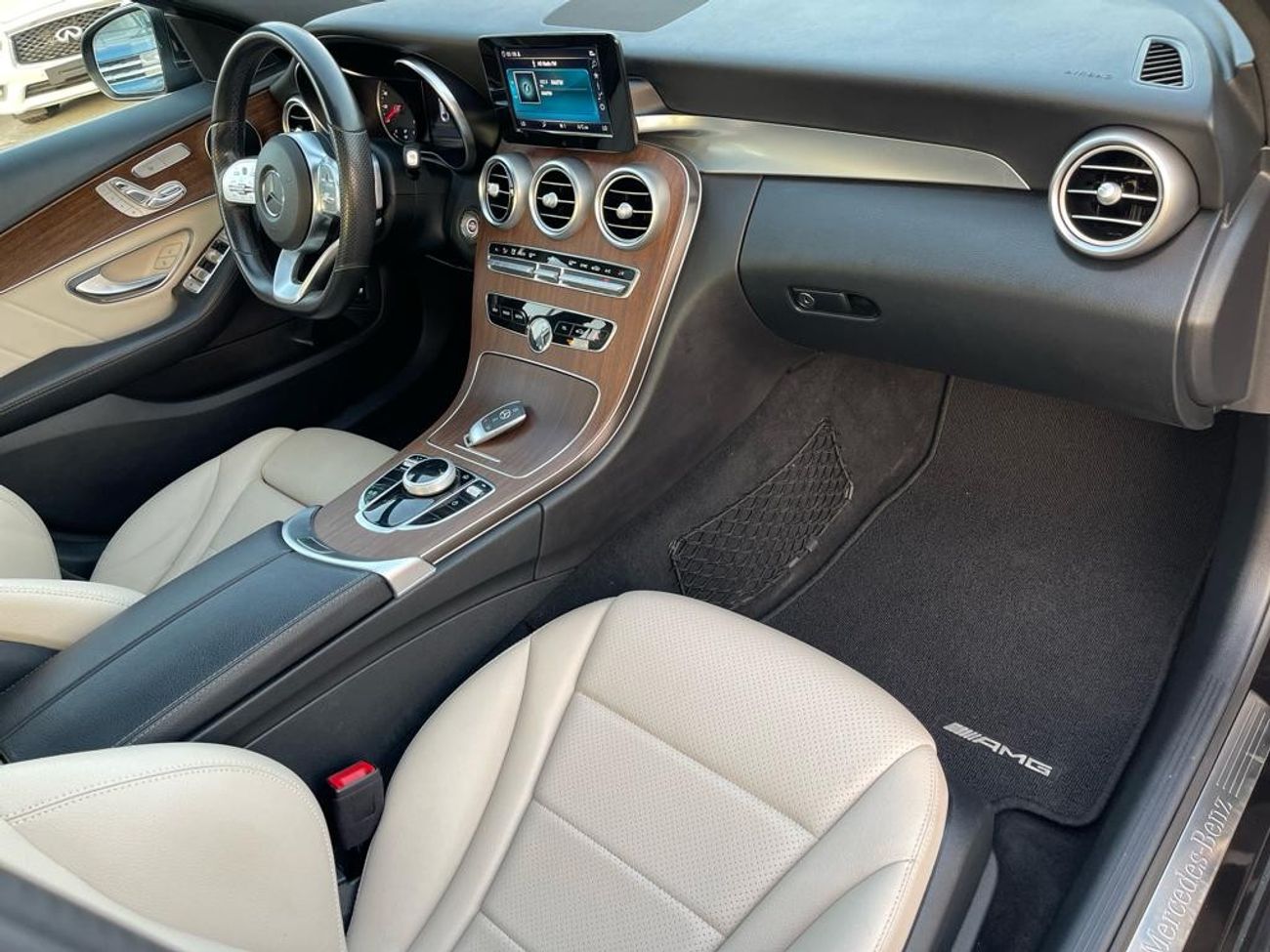 Mercedes-Benz C 300 AMG Pack Mercedes C 300 _American_2019_Excellent Condition _Full option