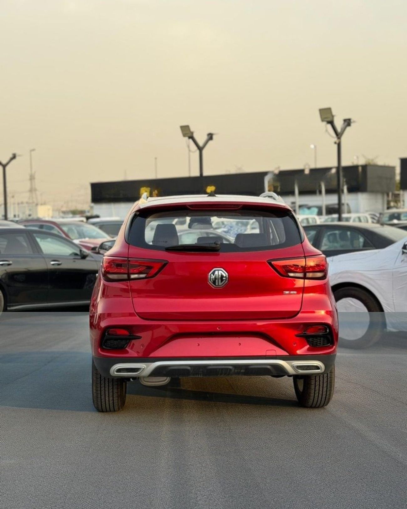 MG ZS MG ZS 1.5L (LUXURY) - 2025 MODEL RED COLOR