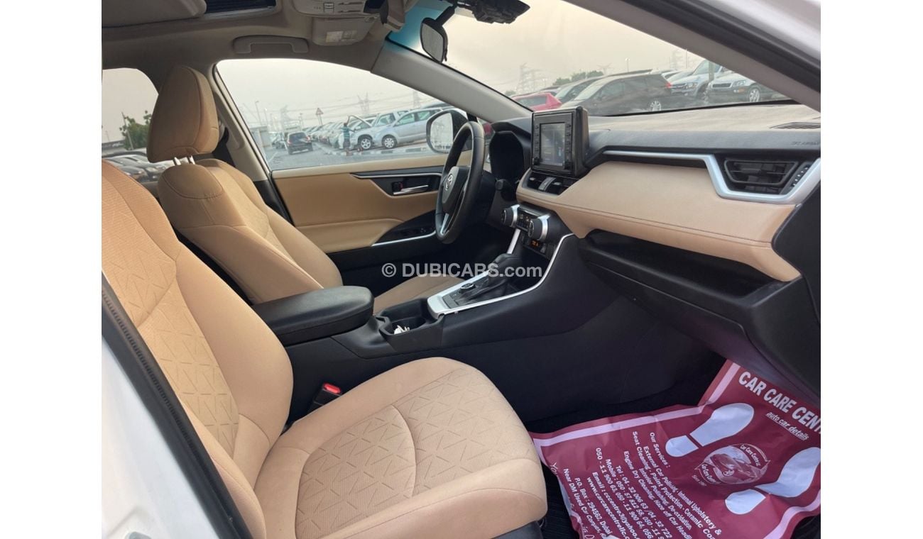 Toyota RAV4 XLE Hybrid AWD