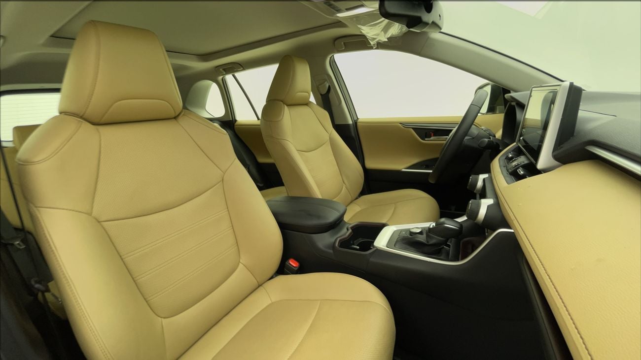 تويوتا راف ٤ VXR HEV 2.5 | بدون دفعة مقدمة | اختبار القيادة في المنزل