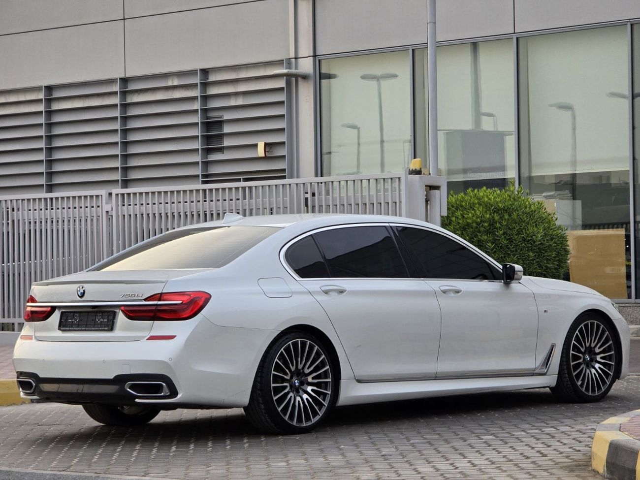 BMW 730Li Exclusive 2.0L BMW 730LI 2018 GCC ACCIDENT FREE // PERFECT CONDITION IN SIDE OUT SIDE