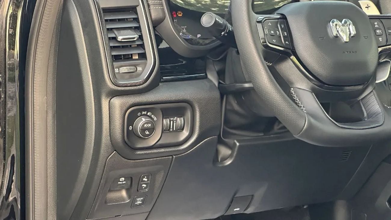 رام 1500 Rebel X 3.0L TT Crew Cab with Rambox {Export Only}