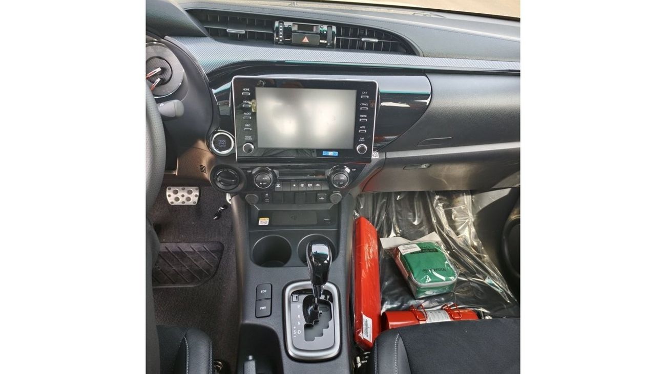 تويوتا هيلوكس تويوتا هايلكس 2024 ديزل 2.8 لتر جي آر سبورت