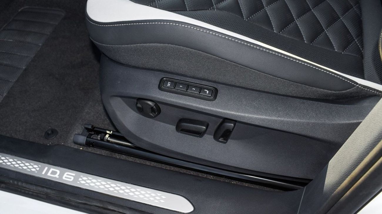 Volkswagen ID.6 VOLKSWAGEN_ID.6_CROZZ_PRO_2022_FULL_OPTIONS_7SEATS_360_FIXED_PANORAMIC_HUD