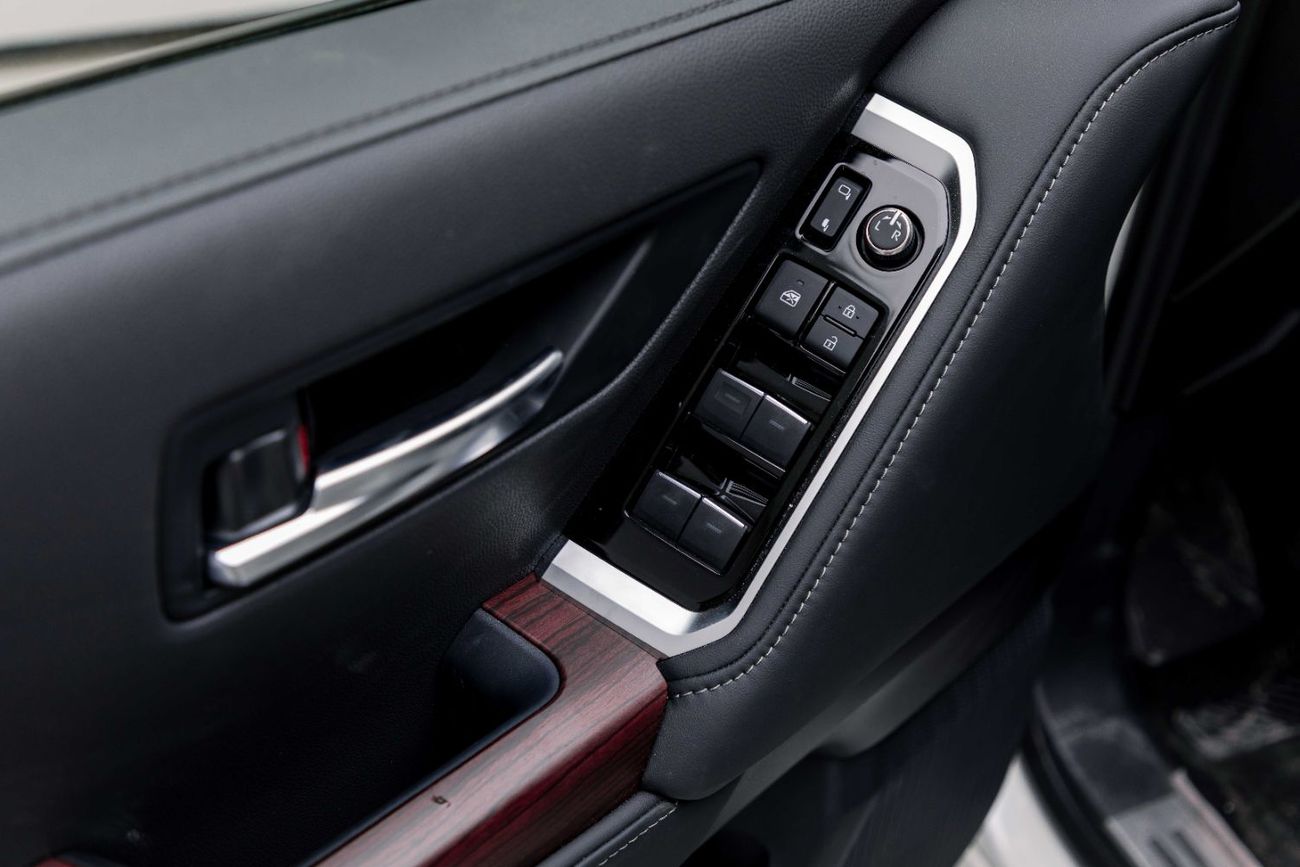 Toyota Land Cruiser GX 4.0L - White Pearl Inside Black | Export Only