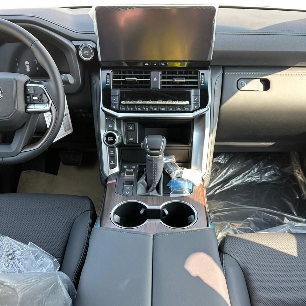 تويوتا لاند كروزر 2026 Toyota Land Cruiser LC300 VX 4.0L Petrol AT