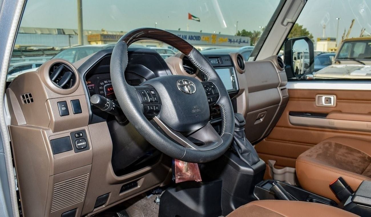 Toyota Land Cruiser 70 4.0L V6 A/T