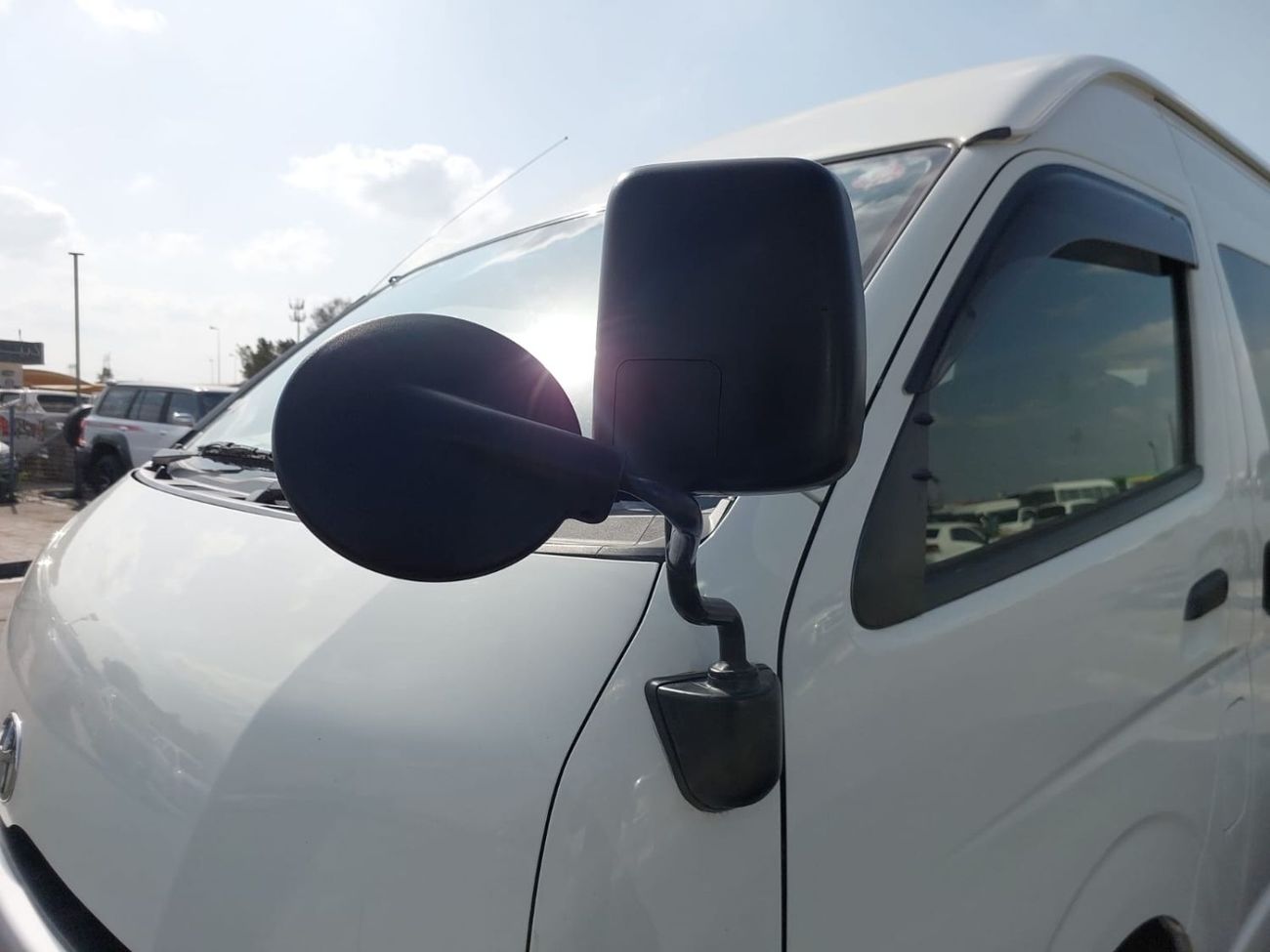 تويوتا هاياس TOYOTA HIACE VAN RHD 2015 MODEL 3.0 L DIESEL AUTOMATIC(PM15731)