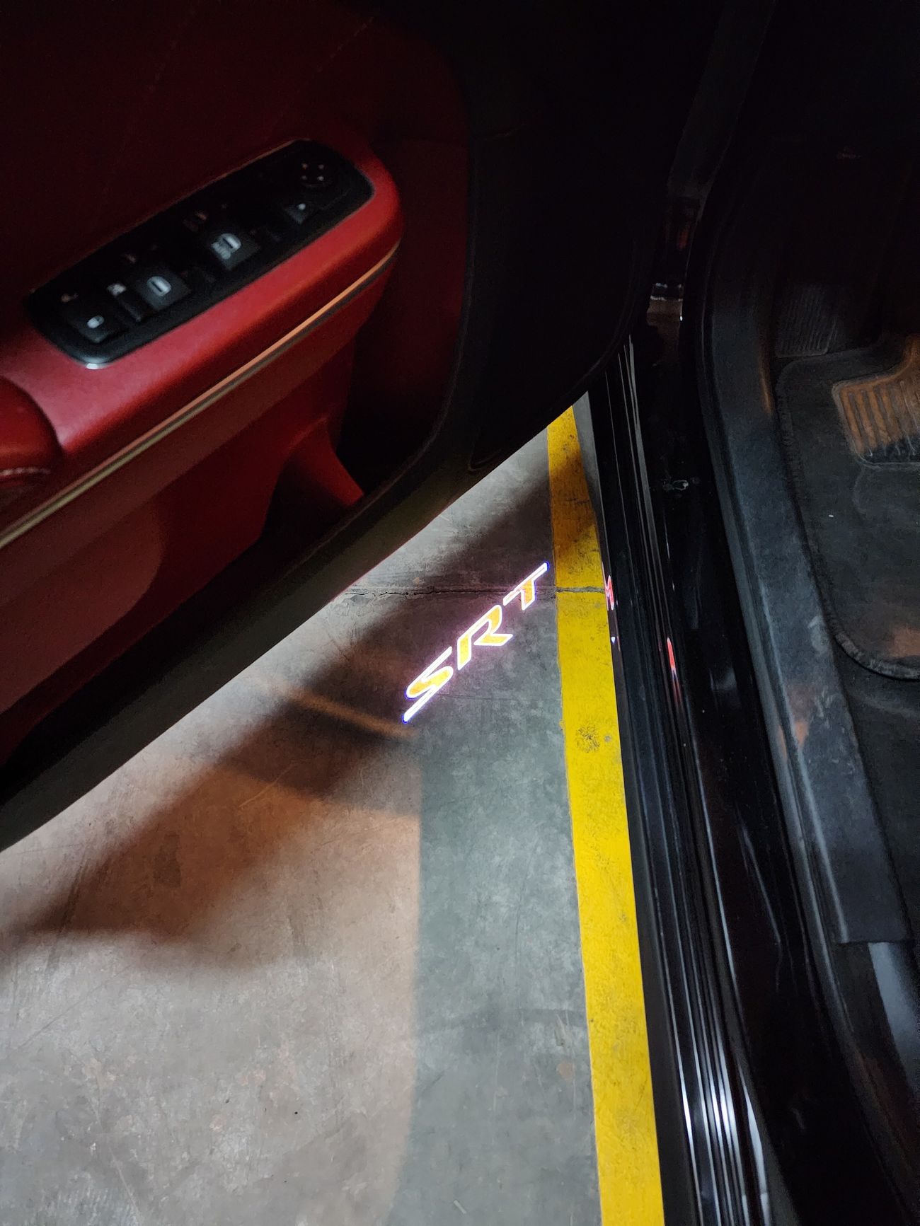 دودج تشارجر SRT8 6.4L