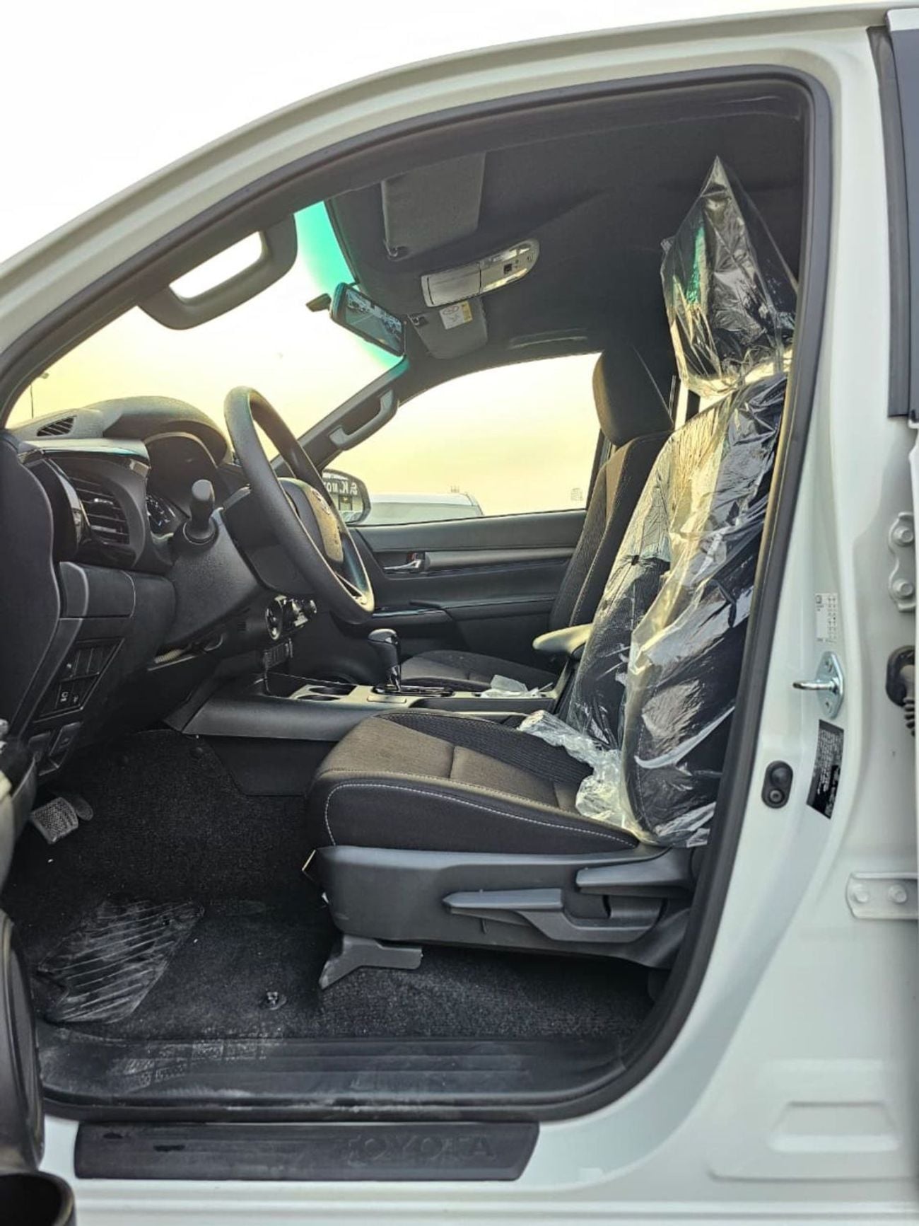 تويوتا هيلوكس ADVENTURE EXL DOUBLE CABIN || 4.0L V6 PETROL | AIR COMPRESSOR | ROLLBAR | 360*CAMERA | FR&RR P/SENSOR (CODE#HP