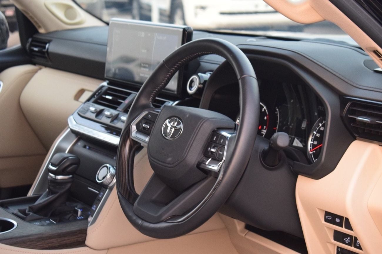 Toyota Land Cruiser Land cruiser zx black 2022 Full option