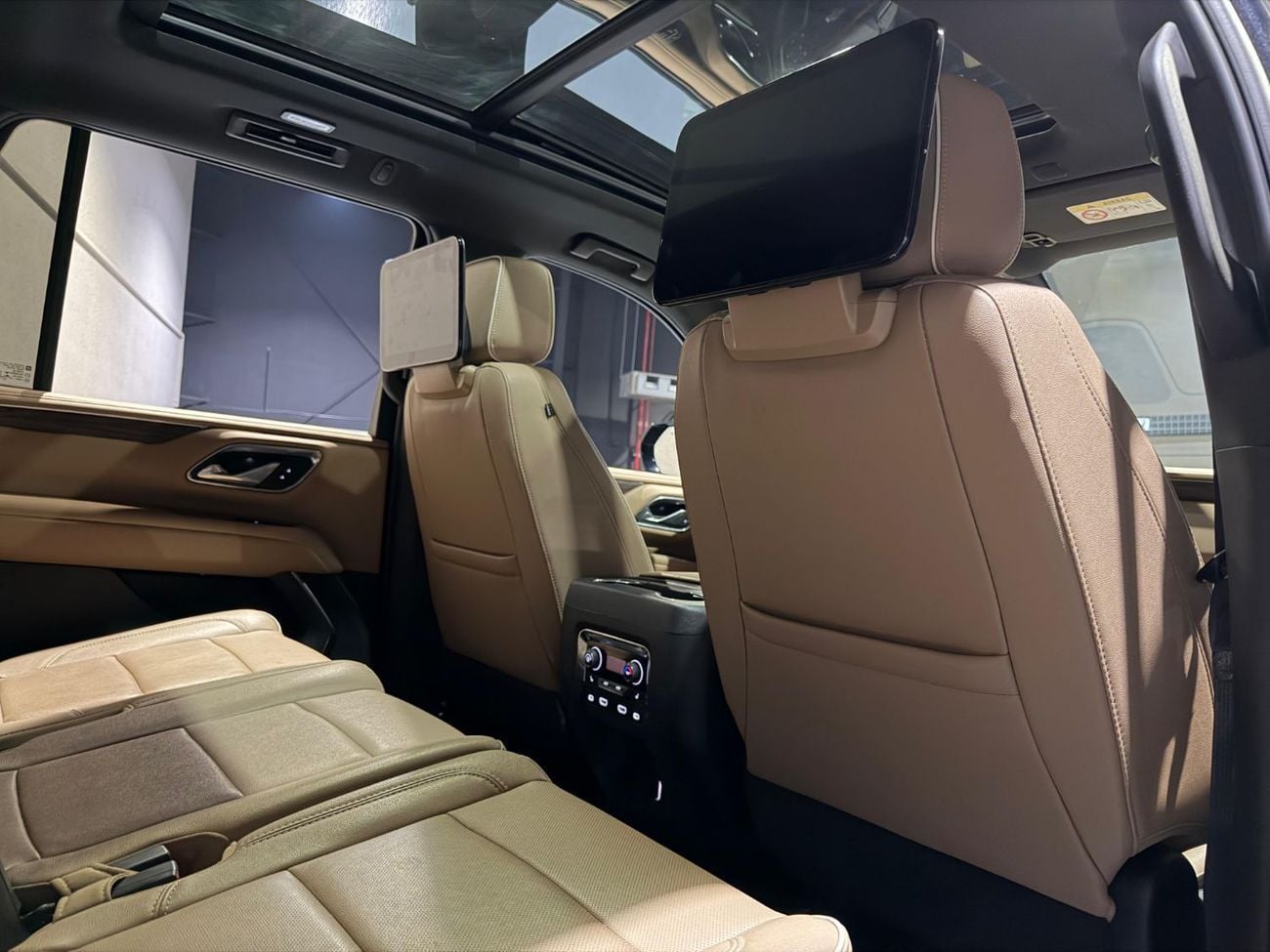 Chevrolet Tahoe TAHOE PREMIER 6.2L 2023 GCC // UNDER WARRANTY // SERVICE CONTRACT // ORIGINAL PAINT