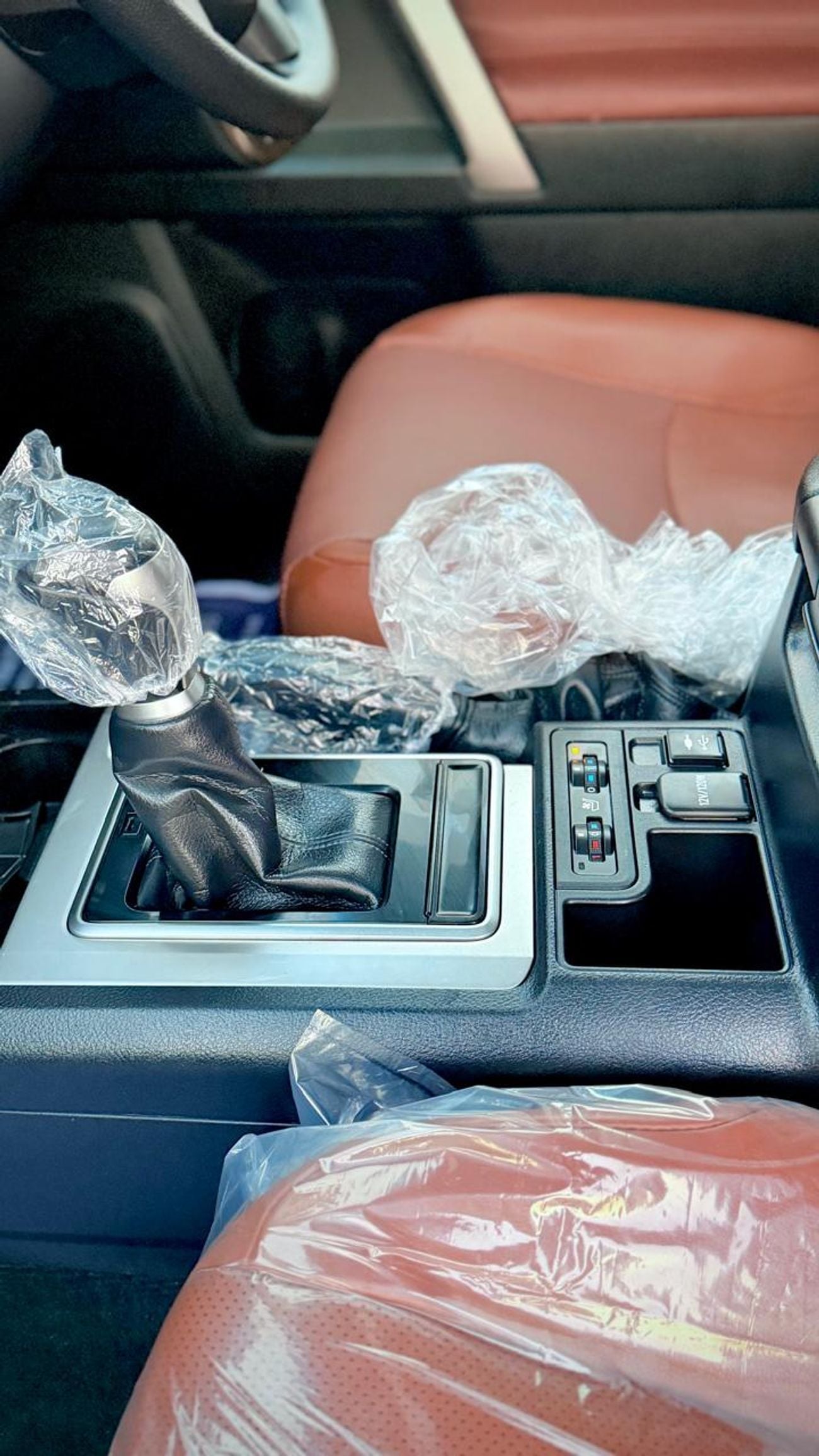 Toyota Prado TX.L-RHD-Japanese Specs with Japan Export Certificate-2.8L-Diesel-4WD-Automatic-4 Cylinders-7 Seats-