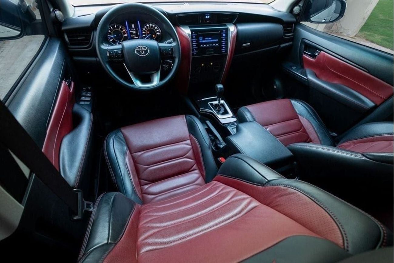 تويوتا فورتونر Toyota Fortuner TRD Sportivo 2018 GCC (LOW MILEAGE) under Warranty with Flexible Down-Payment.