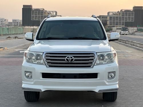 Toyota Land Cruiser MODEL 2010 GCC CAR PERFECT CONDITION INSIDE AND OUTSIDE FULL OPTION SUN ROOF LEATHER SEATS