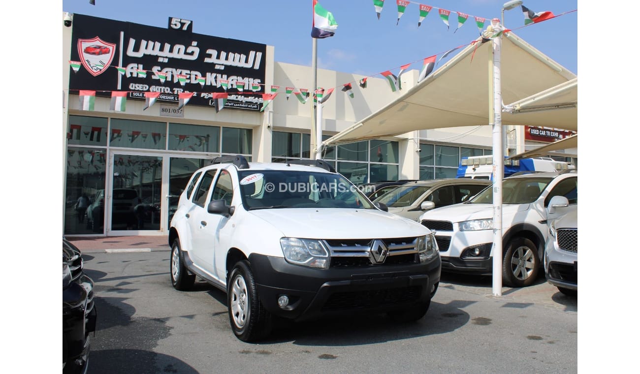 رينو داستر SE بلس خالية من الحوادث - خليجي - السيارة بحالة ممتازة من الداخل والخارج