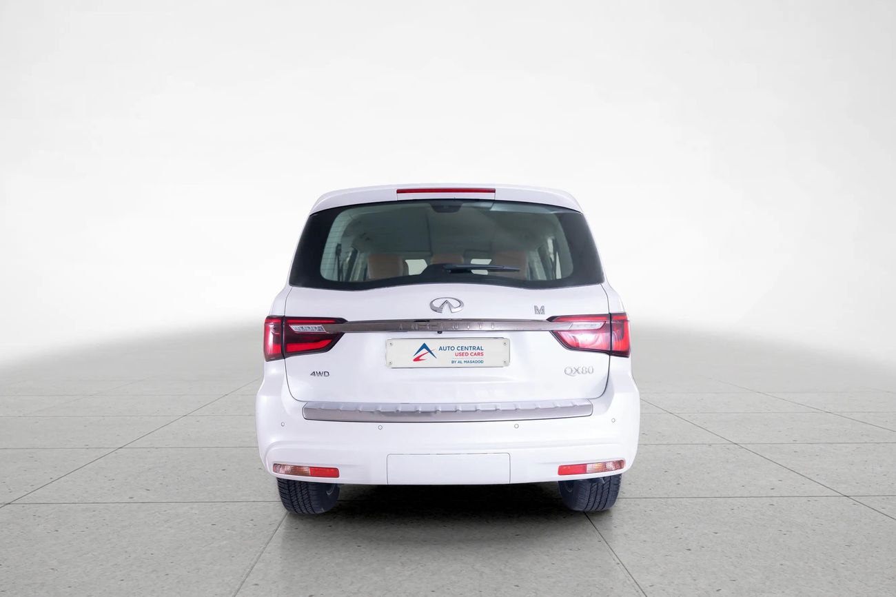 Infiniti QX80 LUXE 5.6