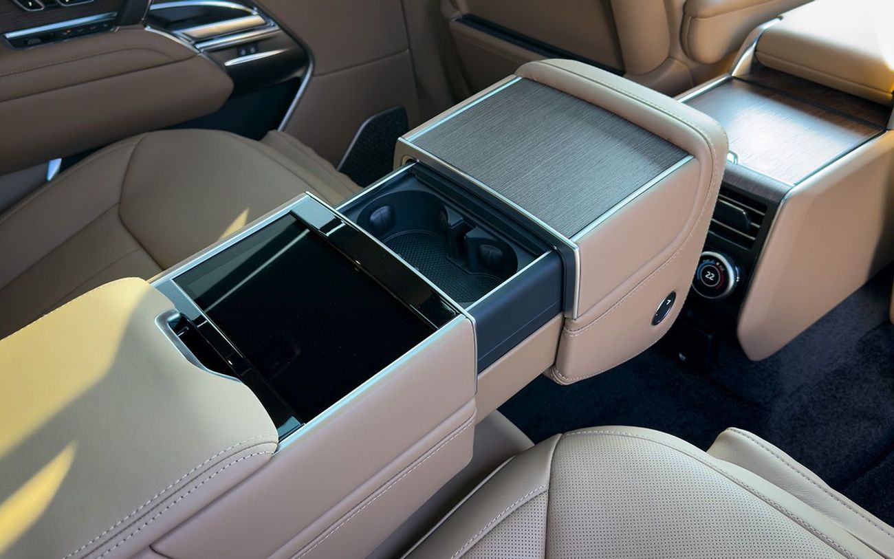 لاند روفر رينج روفر Autobiography 3.0L P460e LWB Right Hand Drive