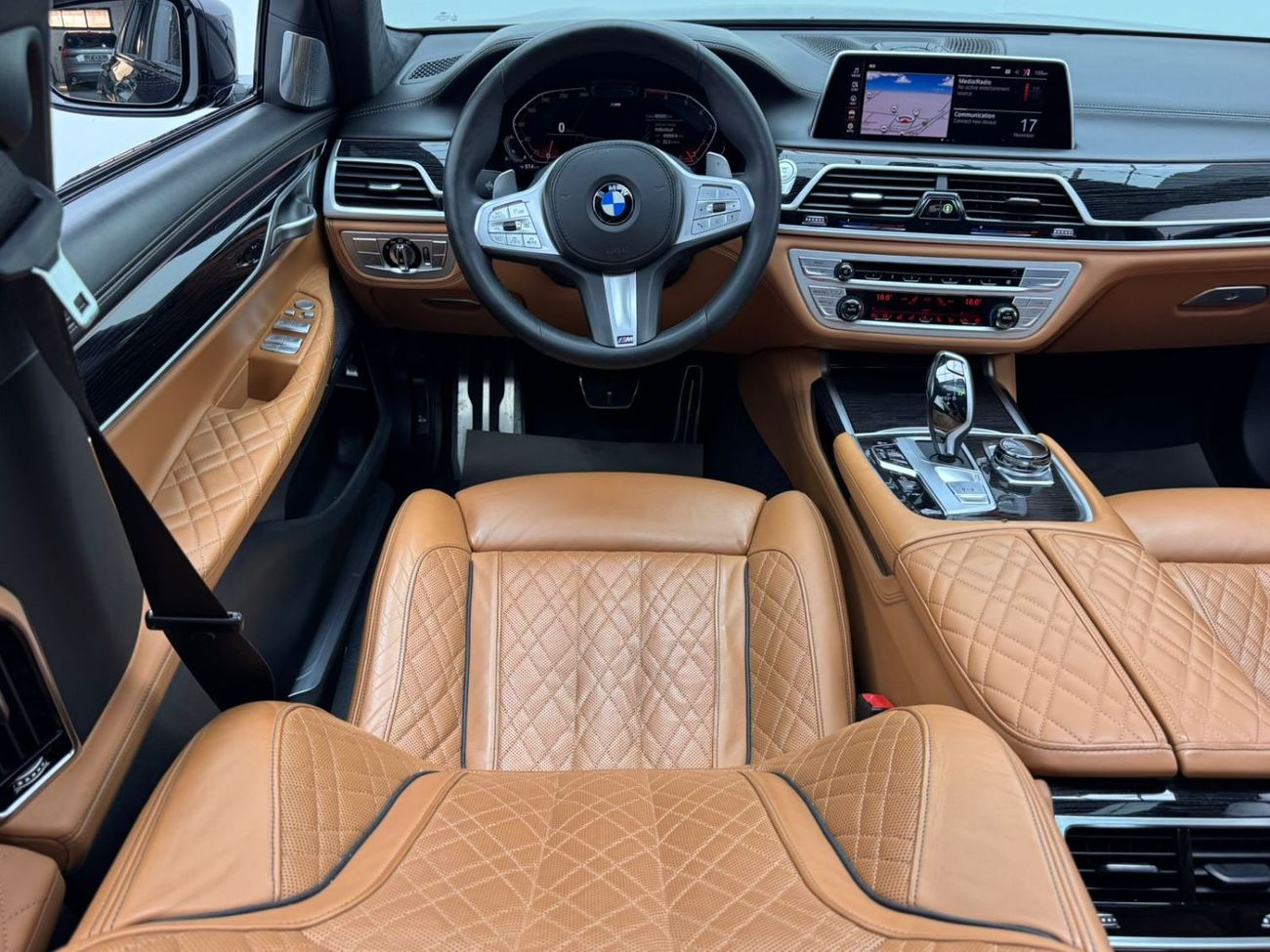 BMW 750Li xDrive 4.4L (530 HP) 2020 BMW 750Li xDrive M-Sport, Full Service History, 1 Year Warranty, GCC