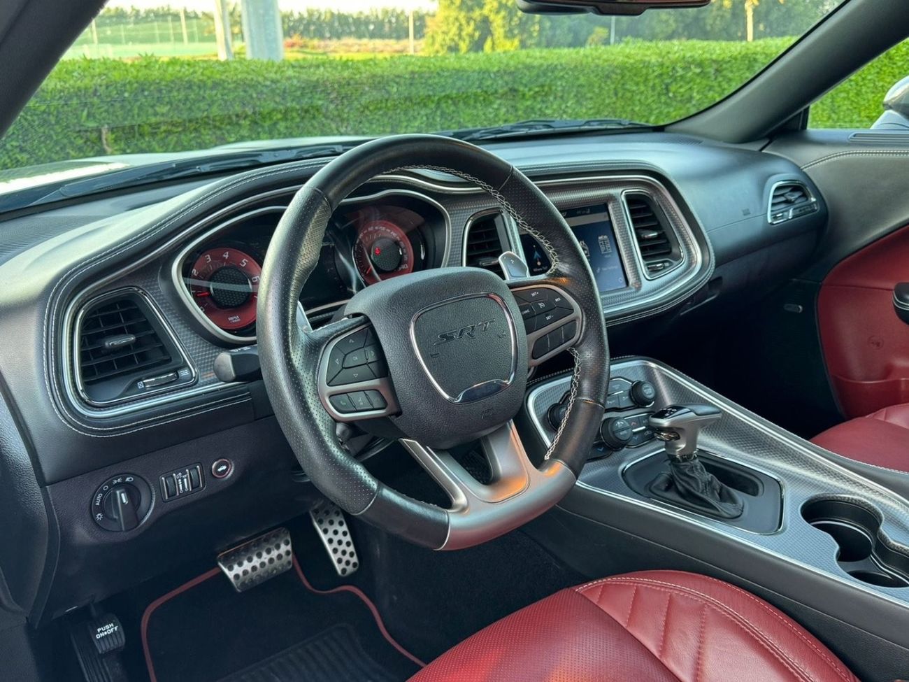 دودج تشالينجر SRT  هيلكات ريد اي عريض جسم دودج تشالنجر هلكات وايد بودي ريد اي خليجي تحت الضمان