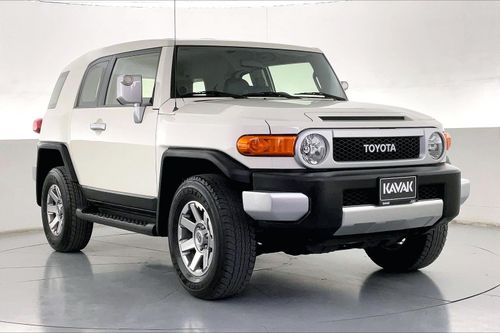 تويوتا إف جي كروزر GXR | ضمان مجاني لمدة عام | 0 دفعة أولى