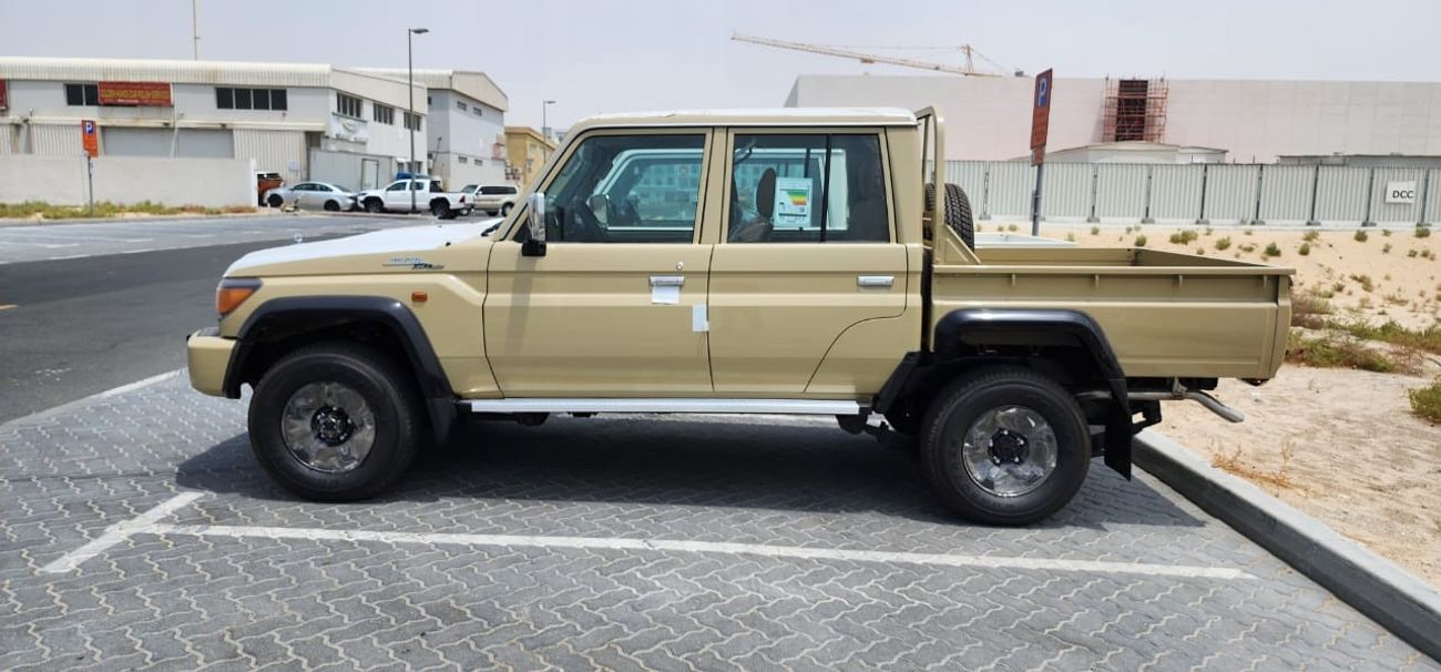 تويوتا لاند كروزر 79 DC Pick Up Full Option V8 4.5L DSL 2023YM