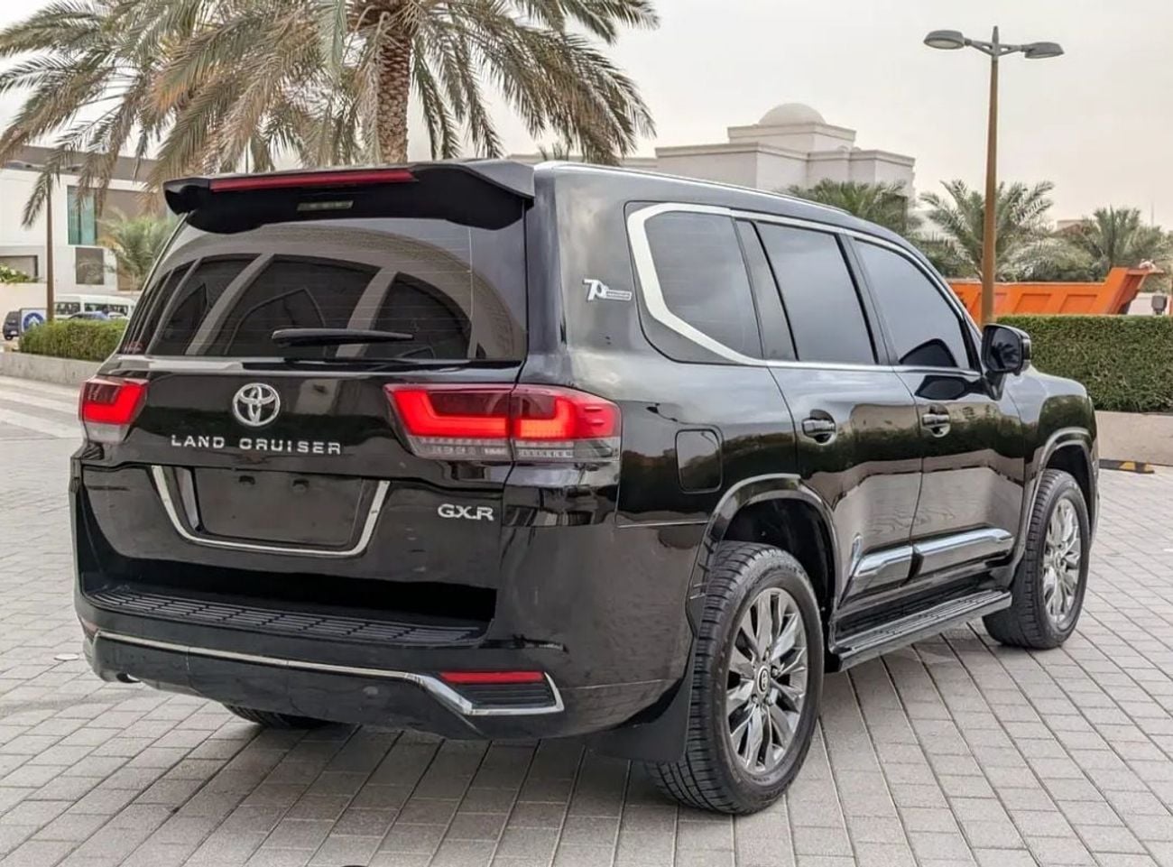 تويوتا لاند كروزر Toyota landcruise 2015Model Modified 2024Model GXR 4.0L Engine Colour Black Transmission Automatic I