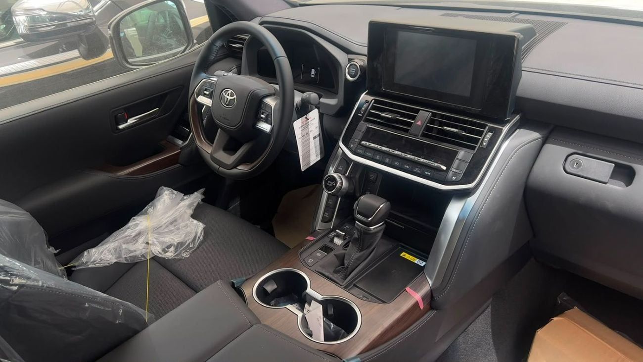 Toyota Land Cruiser GXR EXPORT ONLY - Toyota LC300 4.0L (Black Interior)