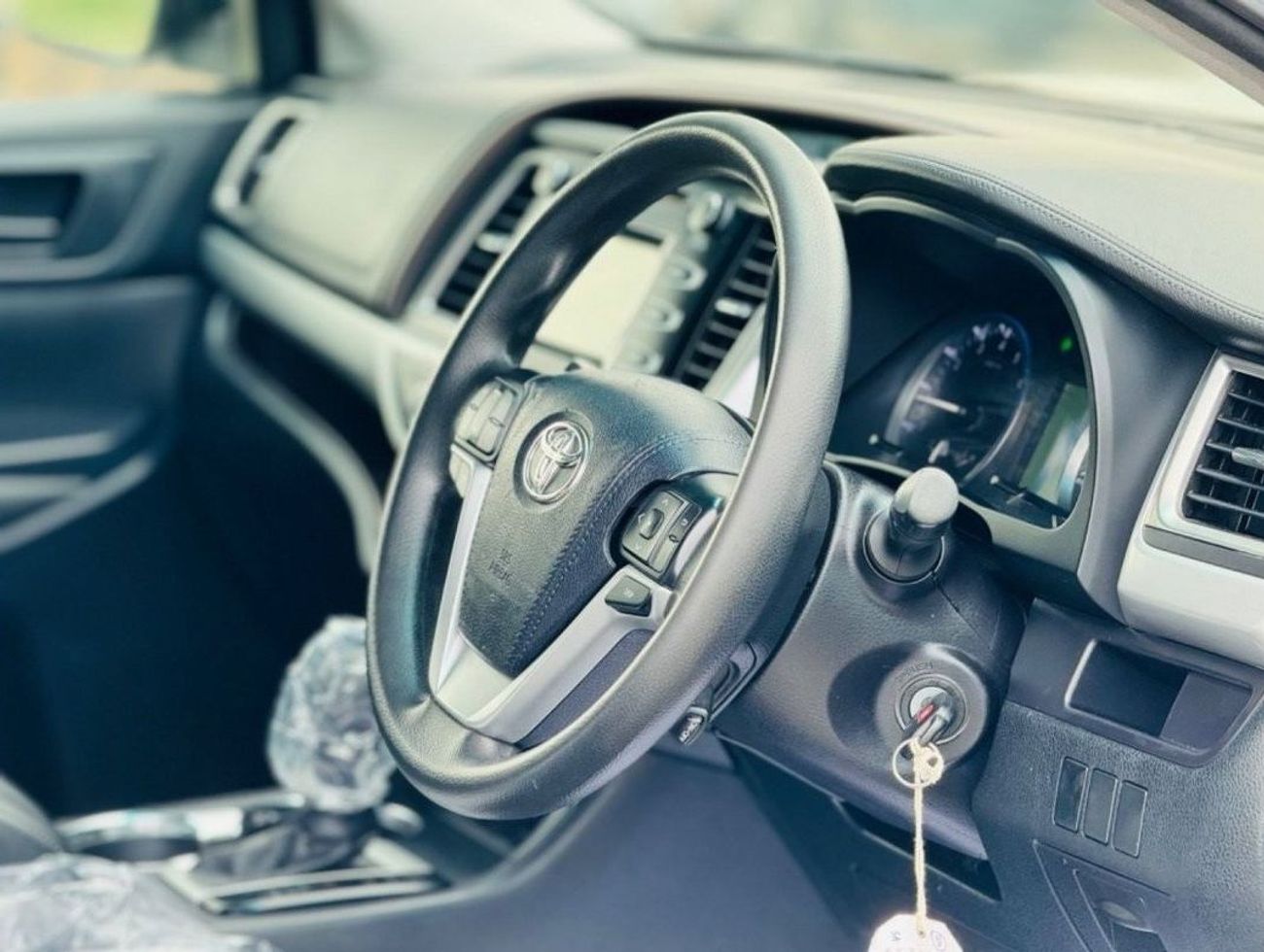 تويوتا كلوجير Toyota Kluger RHD